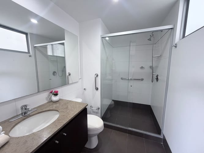 Apartamento de 2 alcobas en arriendo en El Poblado, Medellín, 116 m² · foto 14 de 18