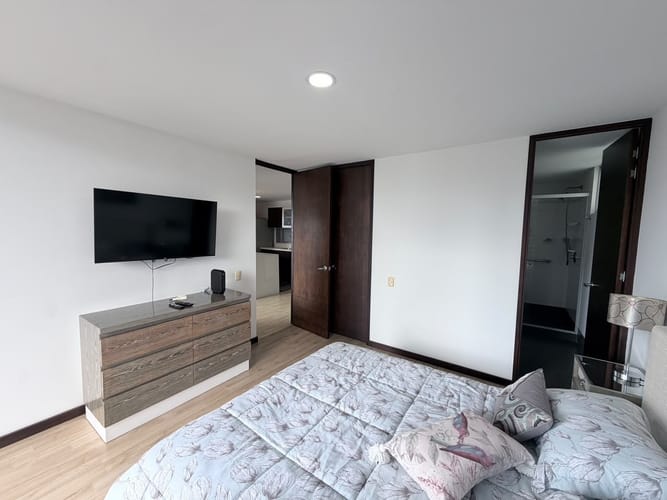 Apartamento de 2 alcobas en arriendo en El Poblado, Medellín, 116 m² · foto 9 de 18