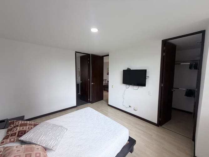 Apartamento de 2 alcobas en arriendo en El Poblado, Medellín, 116 m² · foto 13 de 18