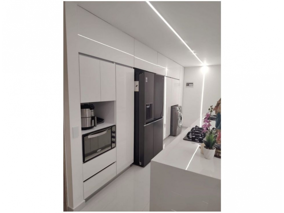 Apartamento en venta en El Poblado, Medellín · foto 4 de 15
