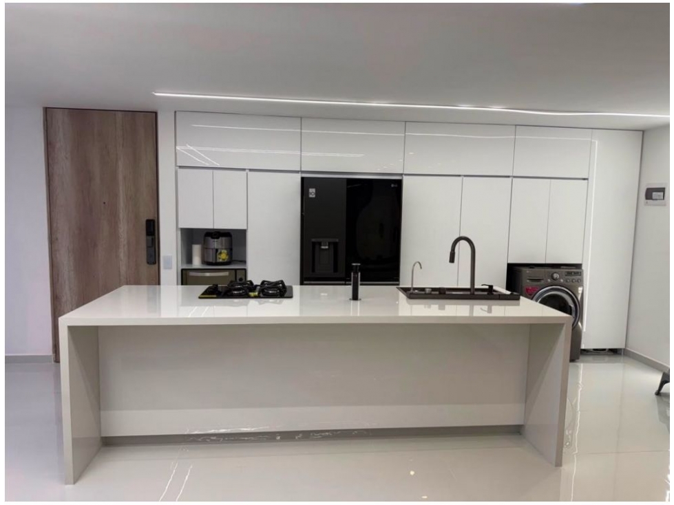 Apartamento en venta en El Poblado, Medellín · foto 5 de 15