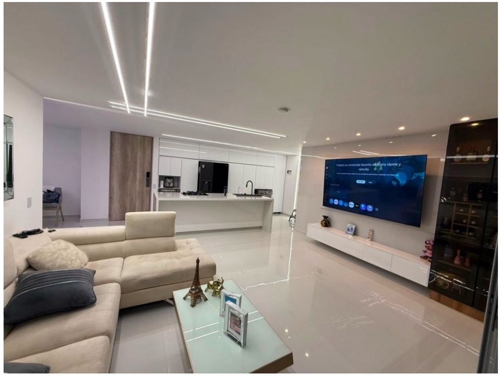 Apartamento en venta en El Poblado, Medellín · foto 8 de 15