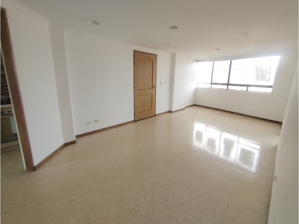 Apartamento en arriendo en La Castellana, Medellín · foto 4 de 16