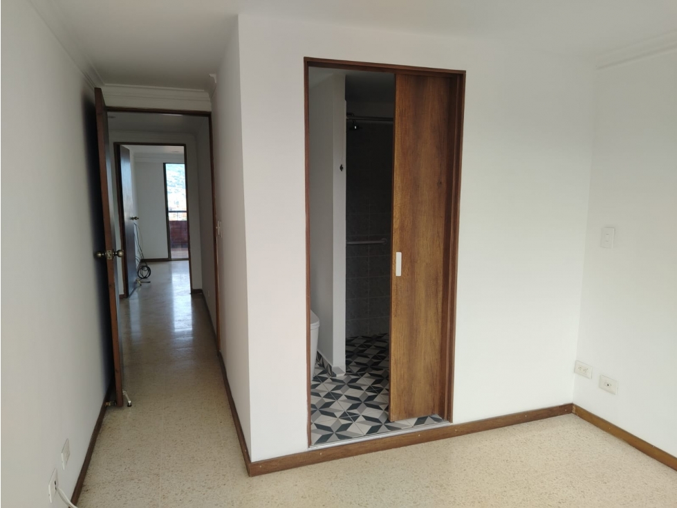 Apartamento en arriendo en La Castellana, Medellín · foto 10 de 16