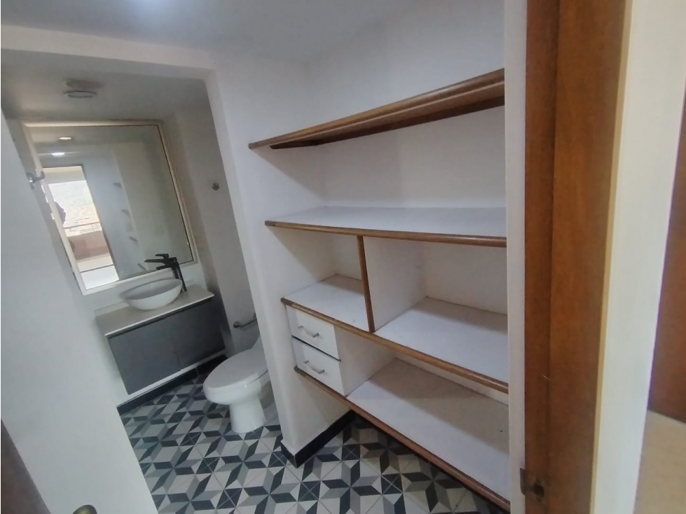 Apartamento en arriendo en La Castellana, Medellín · foto 11 de 16