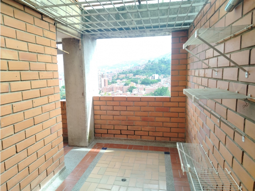 Apartamento en arriendo en La Castellana, Medellín · foto 14 de 16