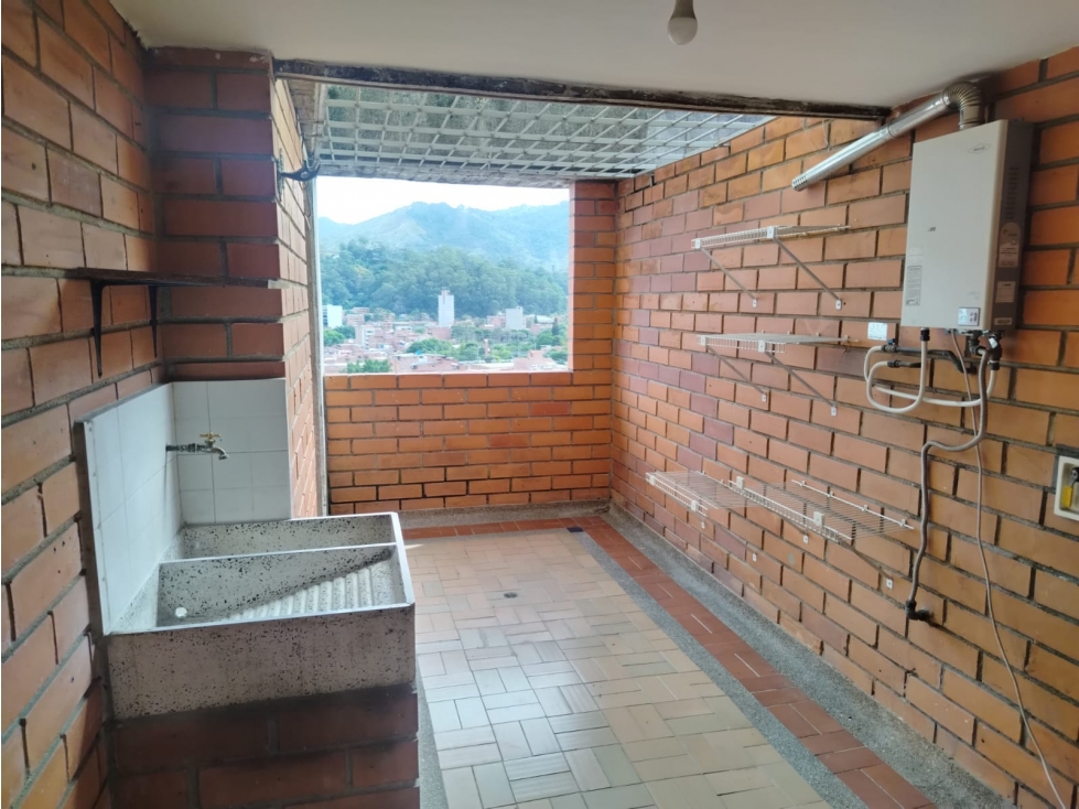 Apartamento en arriendo en La Castellana, Medellín · foto 16 de 16