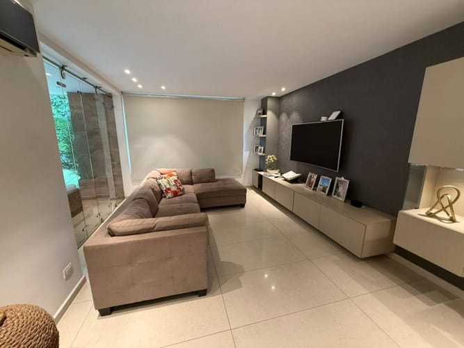 Casa de 4 alcobas en venta en Terrazas De Menzuli, Floridablanca, 424 m² · foto 2 de 21