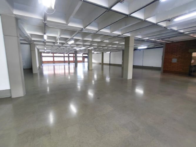 Local en arriendo en Santa Fe, Medellín, 870 m² · foto 3 de 19