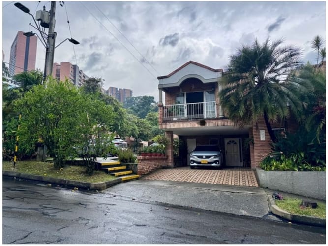 Casa de 3 alcobas en venta en Cerros De Guadalcanal, Envigado, 163 m² · foto 2 de 24