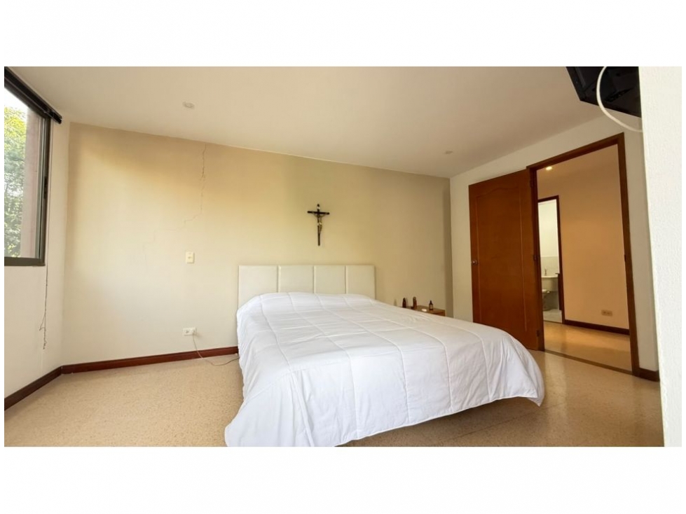 Apartamento en venta en El Portal, Envigado · foto 3 de 24