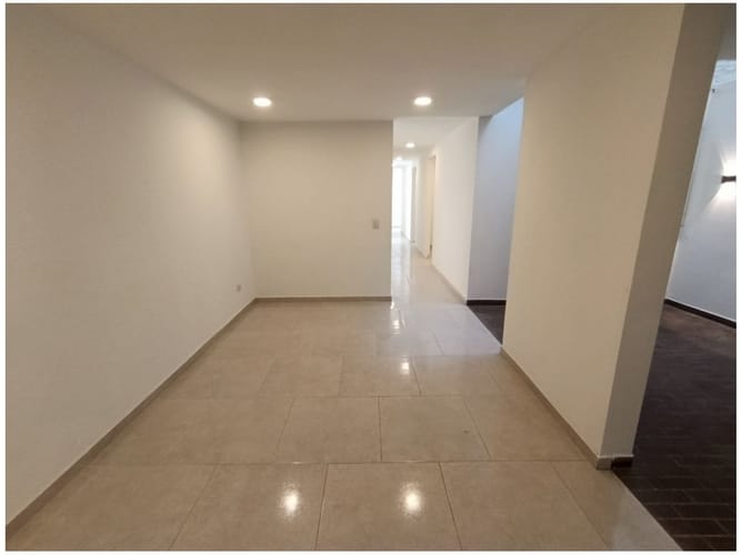 Casa de 3 alcobas en venta en Estadio, Medellín, 123 m² · foto 4 de 24