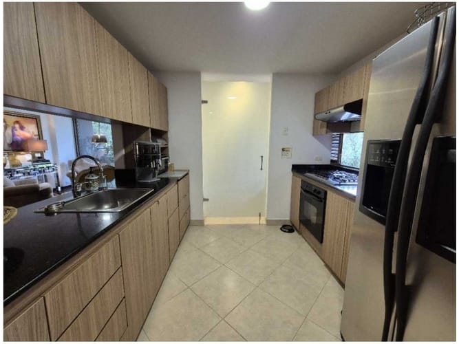 Apartamento de 3 alcobas en venta en Los Naranjos, Medellín, 136 m² · foto 10 de 20