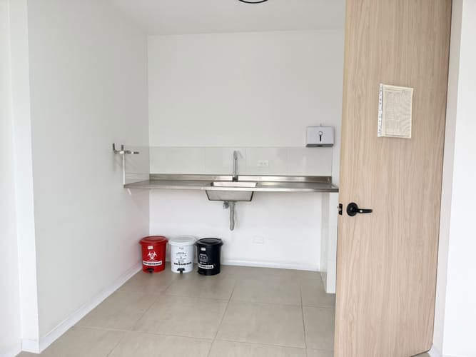 Consultorio en venta en El Poblado, Medellín, 205 m² · foto 8 de 20