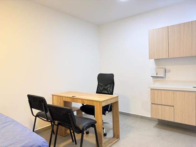 Consultorio en venta en El Poblado, Medellín, 205 m² · foto 10 de 20