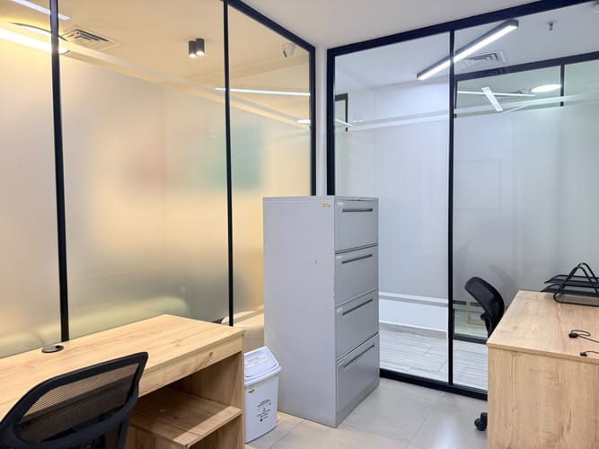 Consultorio en venta en El Poblado, Medellín, 205 m² · foto 15 de 20