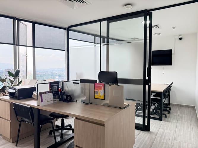 Consultorio en venta en El Poblado, Medellín, 205 m² · foto 7 de 20