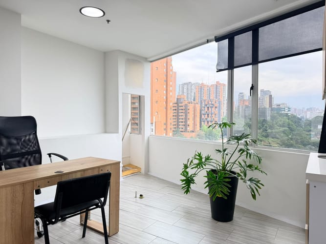 Consultorio en venta en El Poblado, Medellín, 205 m² · foto 13 de 20