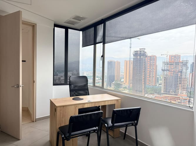 Consultorio en venta en El Poblado, Medellín, 205 m² · foto 19 de 20