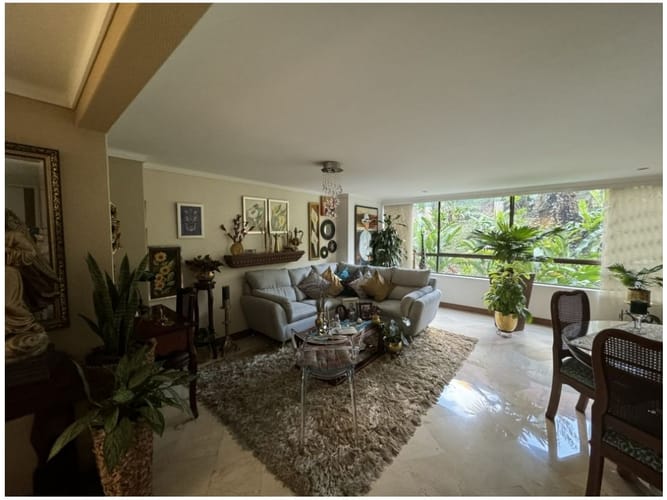 Apartamento de 4 alcobas en venta en El Poblado, Medellín, 188 m² · foto 2 de 24