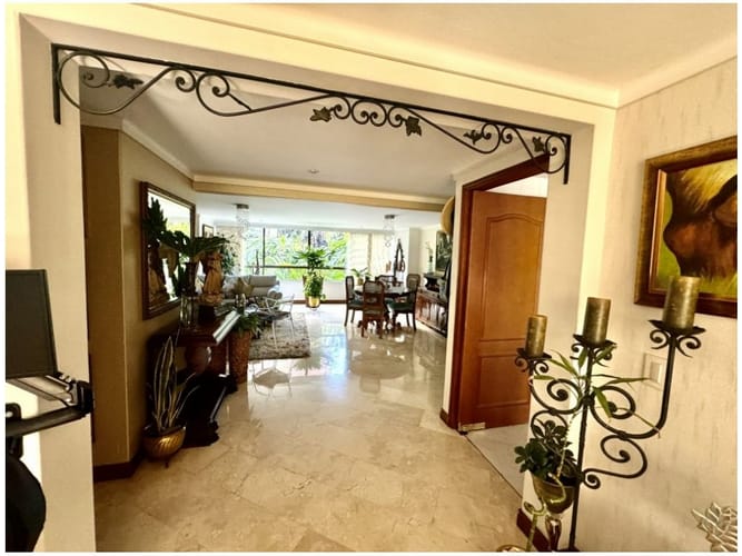 Apartamento de 4 alcobas en venta en El Poblado, Medellín, 188 m² · foto 11 de 24