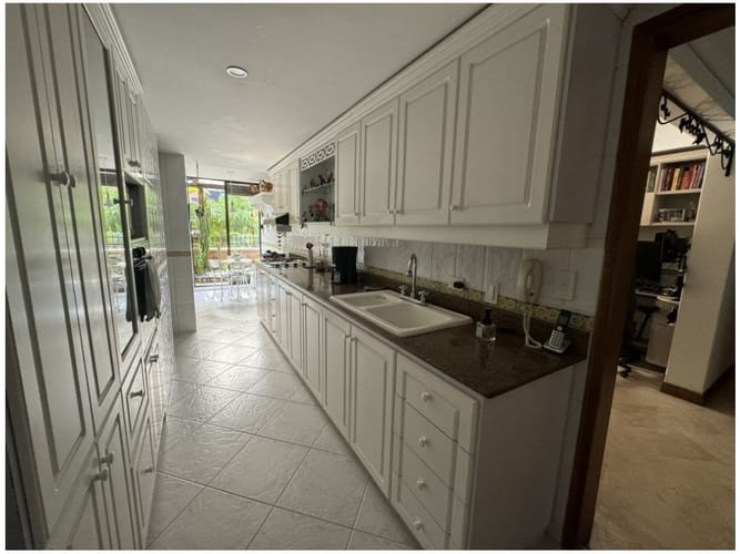 Apartamento de 4 alcobas en venta en El Poblado, Medellín, 188 m² · foto 20 de 24