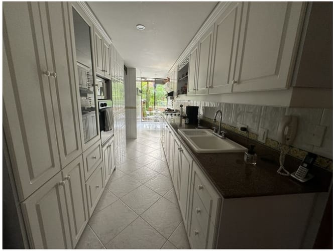 Apartamento de 4 alcobas en venta en El Poblado, Medellín, 188 m² · foto 21 de 24