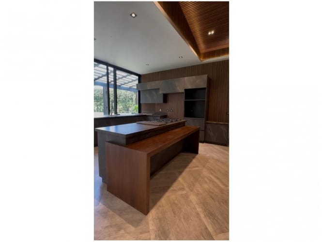 Casa de 4 alcobas en venta en Llano Grande, Rionegro, 525 m² · foto 3 de 14