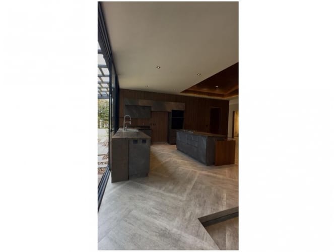 Casa de 4 alcobas en venta en Llano Grande, Rionegro, 525 m² · foto 4 de 14