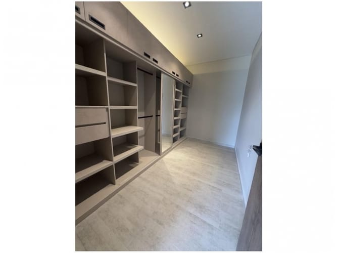 Casa de 4 alcobas en venta en Llano Grande, Rionegro, 525 m² · foto 10 de 14