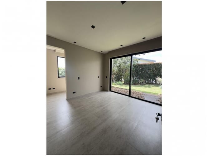Casa de 4 alcobas en venta en Llano Grande, Rionegro, 525 m² · foto 11 de 14