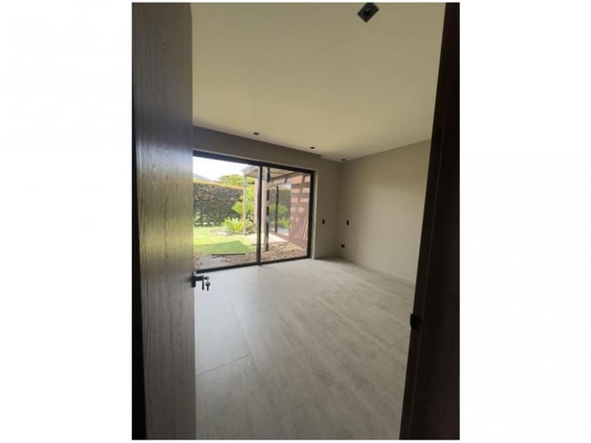 Casa de 4 alcobas en venta en Llano Grande, Rionegro, 525 m² · foto 12 de 14
