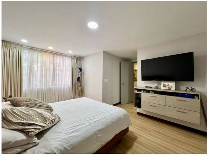 Apartamento de 4 alcobas en venta en Conquistadores, Medellín, 165 m² · foto 7 de 13