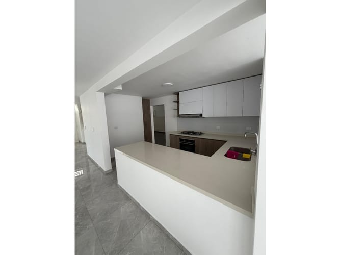 Casa de 6 alcobas en venta en Evaristo Garcia, Cali, 305 m² · foto 4 de 24