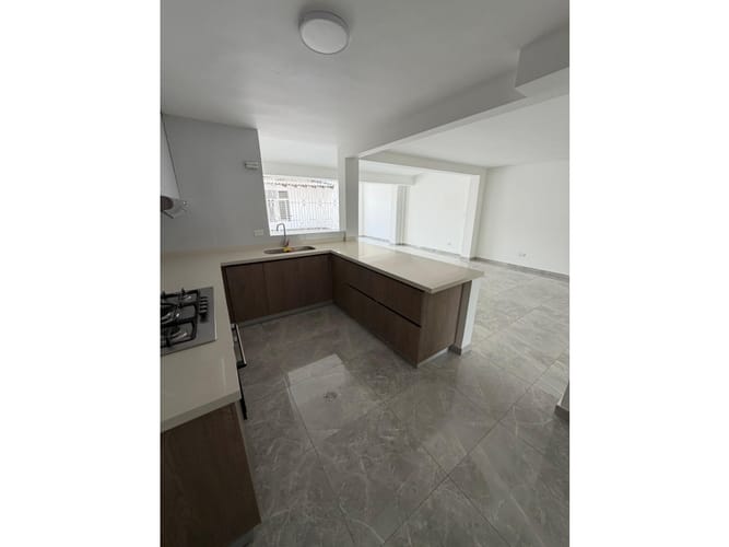 Casa de 6 alcobas en venta en Evaristo Garcia, Cali, 305 m² · foto 9 de 24