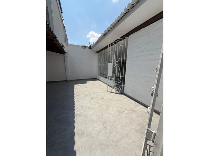 Casa de 6 alcobas en venta en Evaristo Garcia, Cali, 305 m² · foto 10 de 24