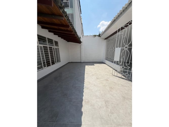 Casa de 6 alcobas en venta en Evaristo Garcia, Cali, 305 m² · foto 13 de 24
