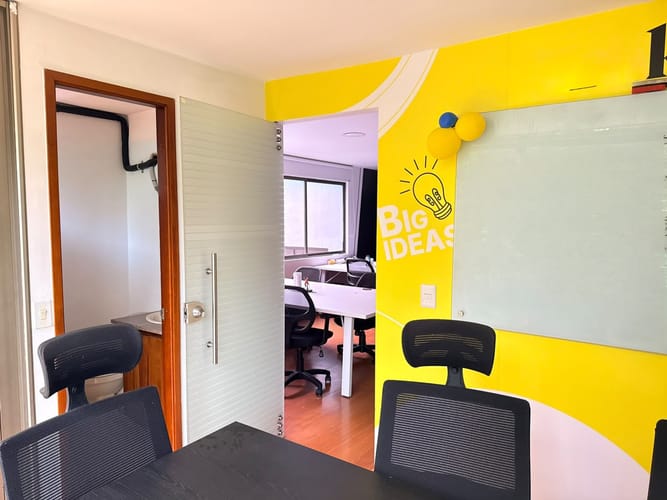 Oficina en venta en El Poblado, Medellín, 55 m² · foto 6 de 13