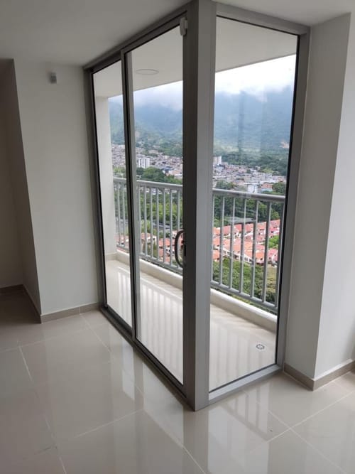 Apartamento de 2 alcobas en venta en Jordan, Ibagué, 83 m² · foto 3 de 11