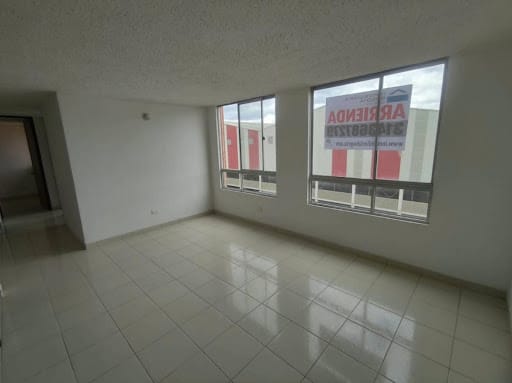 Apartamento de 3 alcobas en arriendo en Conjunto Residencial La Finca Super Manzana 10a, Madrid, 61 m² · foto 2 de 20