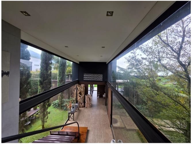 Casa de 4 alcobas en venta en El Poblado, Medellín, 366 m² · foto 3 de 24