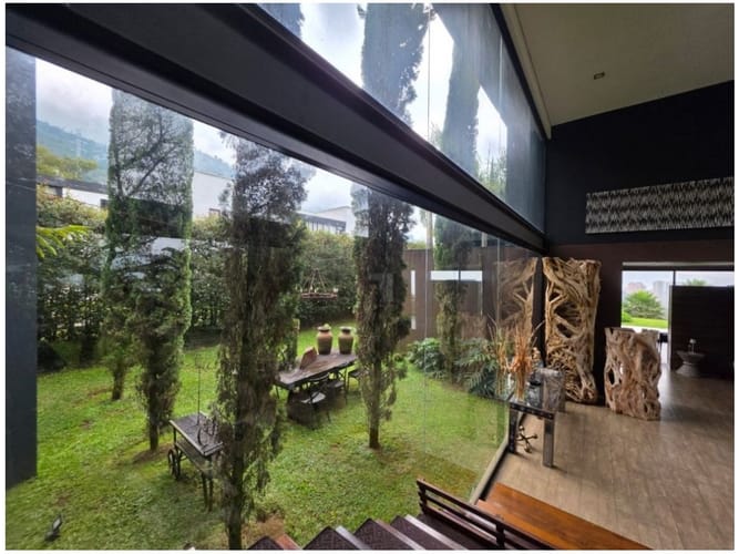 Casa de 4 alcobas en venta en El Poblado, Medellín, 366 m² · foto 4 de 24