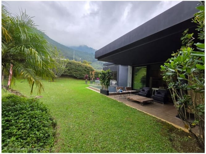 Casa de 4 alcobas en venta en El Poblado, Medellín, 366 m² · foto 11 de 24
