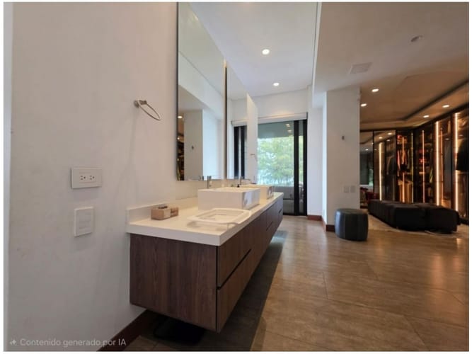 Casa de 4 alcobas en venta en El Poblado, Medellín, 366 m² · foto 19 de 24