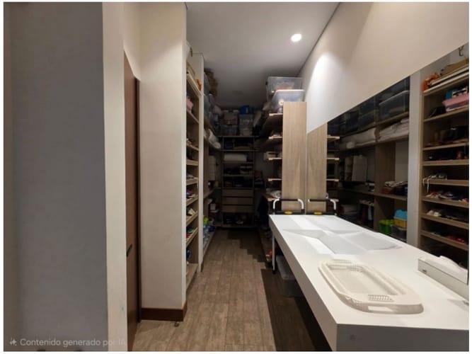 Casa de 4 alcobas en venta en El Poblado, Medellín, 366 m² · foto 22 de 24