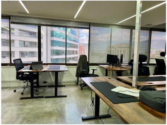 Oficina en venta en El Poblado, Medellín, 119 m² · foto 2 de 21