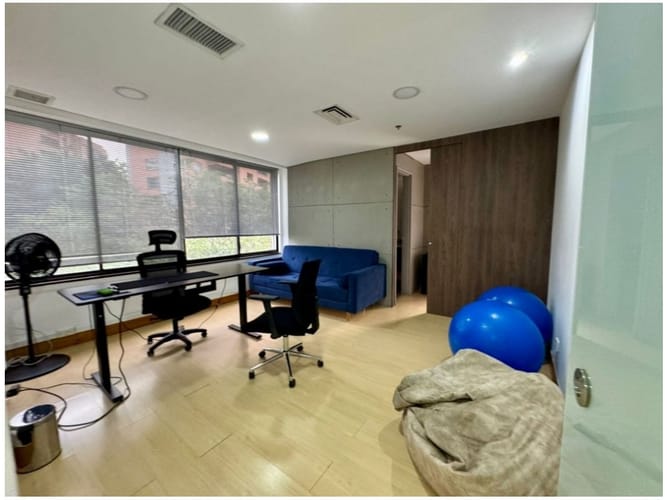 Oficina en venta en El Poblado, Medellín, 119 m² · foto 7 de 21