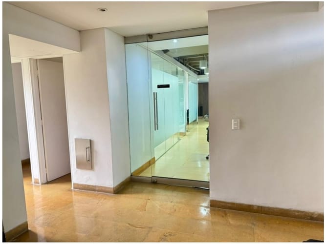 Oficina en venta en El Poblado, Medellín, 119 m² · foto 8 de 21