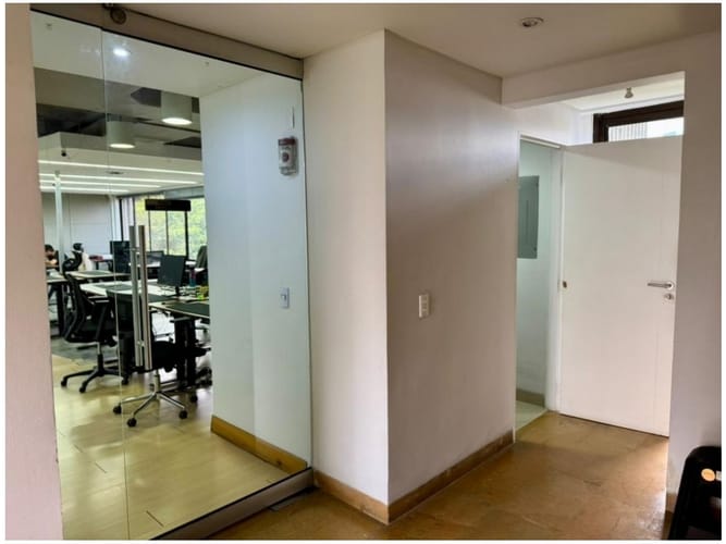 Oficina en venta en El Poblado, Medellín, 119 m² · foto 9 de 21