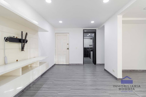 Apartamento en venta en Castilla, Bogotá · foto 3 de 21